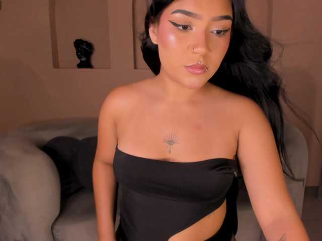 EmyLourens live cam on BongaCams
