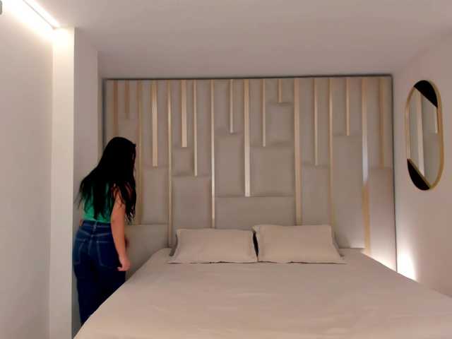 EmyLourens live cam on BongaCams