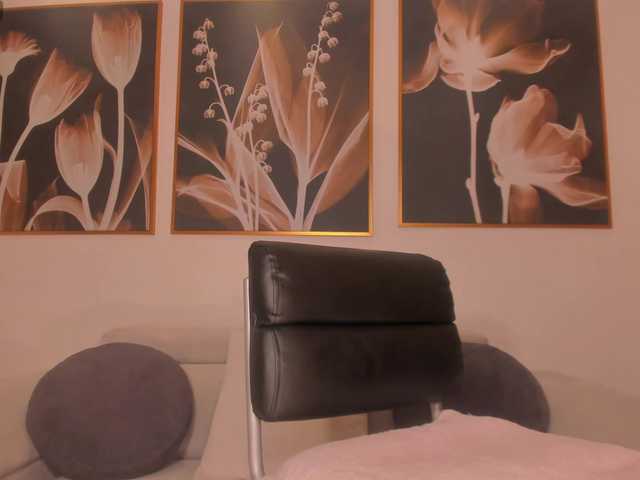 EmyLourens live cam on BongaCams