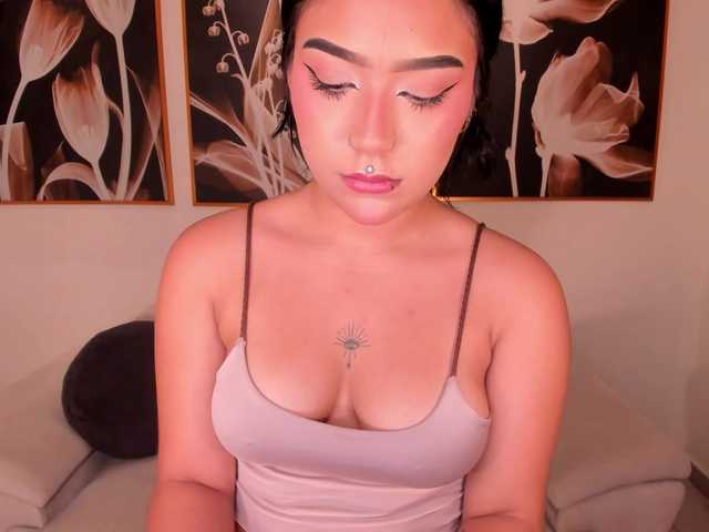 EmyLourens live cam on BongaCams