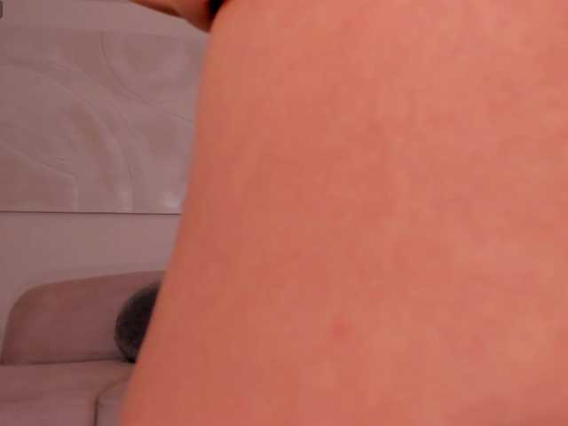 EmyLourens live webcam show