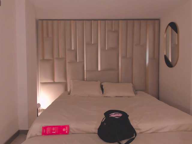 EmyLourens live cam on BongaCams