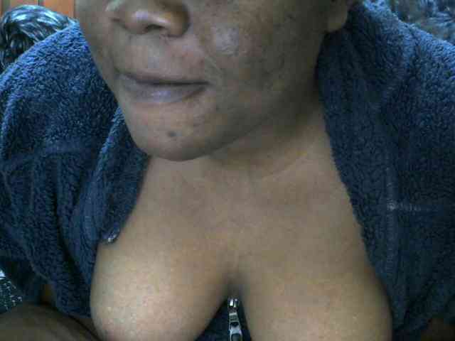 Ebonyclarita webcam