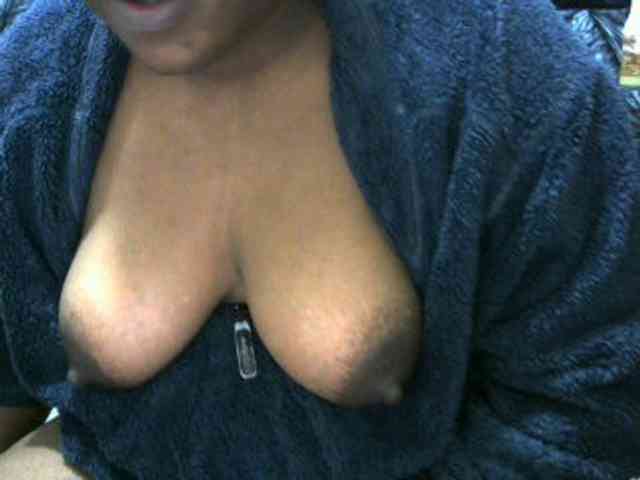 Ebonyclarita webcam
