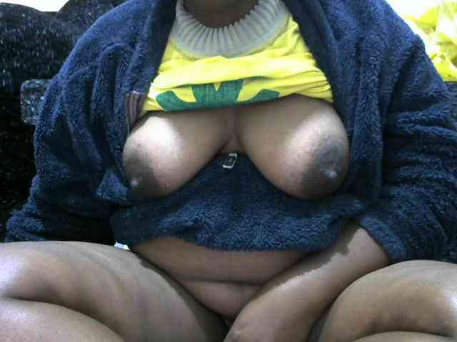 Ebonyclarita webcam