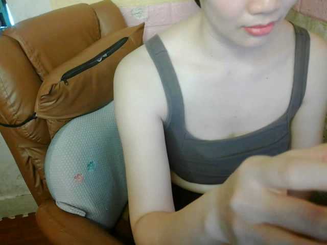 Minanaxx, 22 y/o - Live Cam on BongaCams