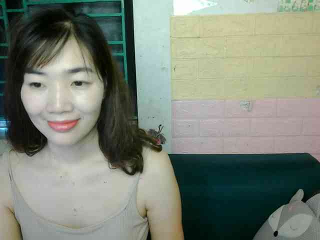 Minanaxx's cam show statistics and live stream