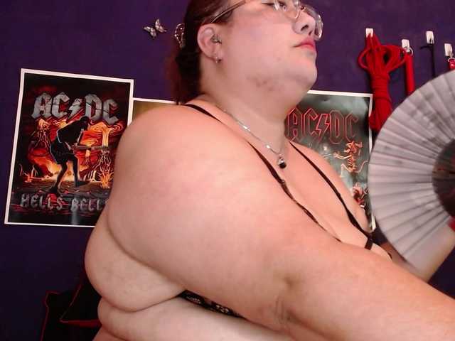 Foxbell live webcam show