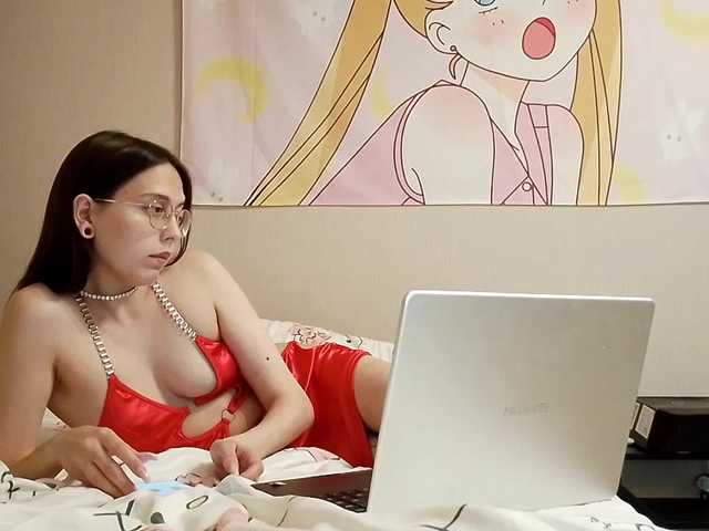 ReginaBloom live cam on BongaCams