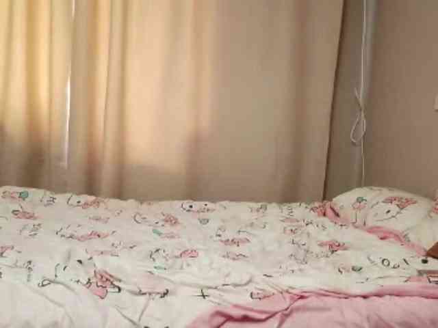 ReginaBloom webcam