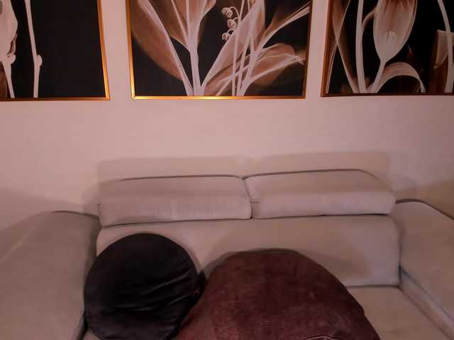 JuliaBanks live webcam show