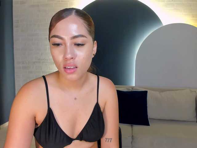 JuliaBanks live cam on BongaCams