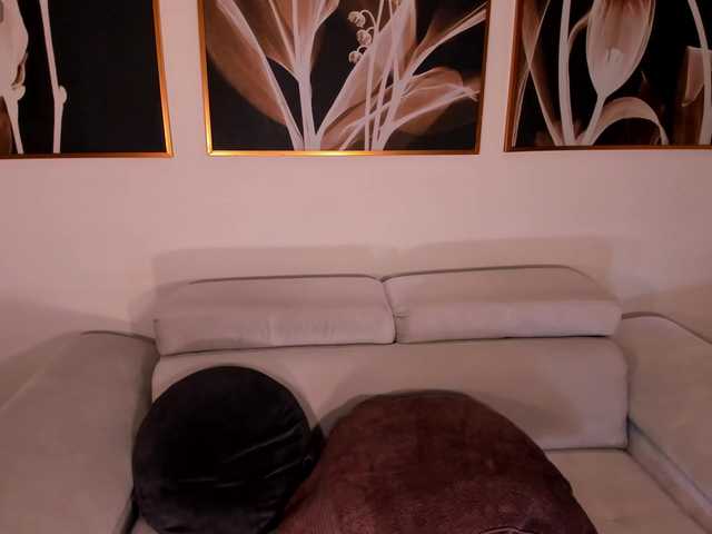 JuliaBanks live webcam show