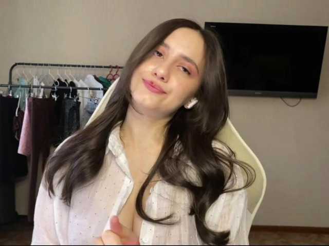 MilanaShalf live cam on BongaCams