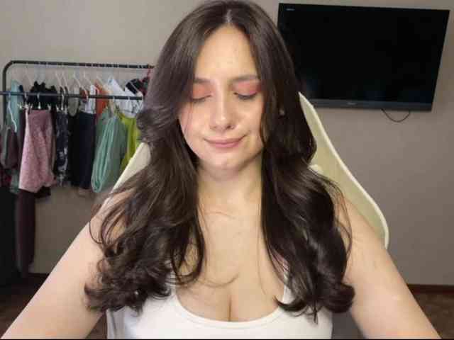 MilanaShalf webcam
