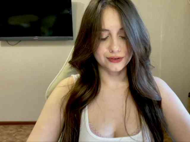 MilanaShalf webcam