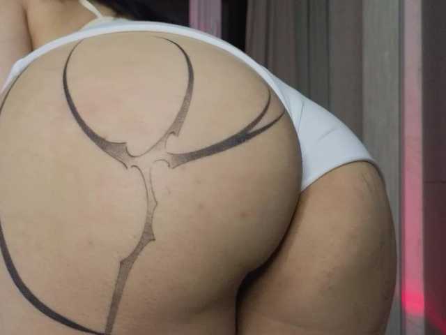 Issadora live cam on BongaCams