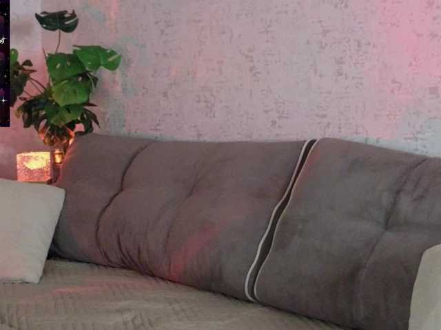 Issadora live webcam show