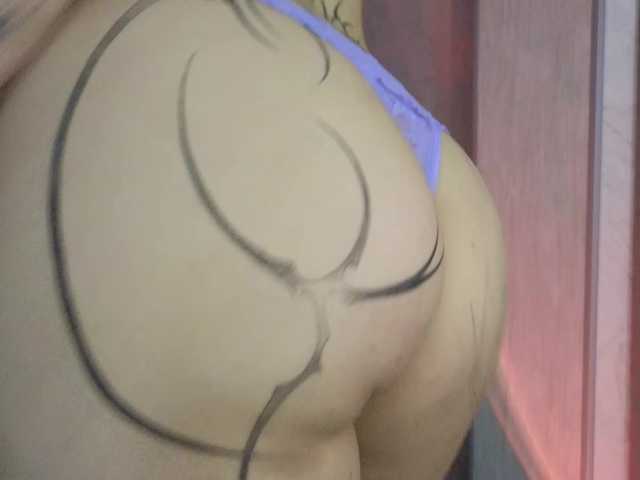 Issadora live cam on BongaCams