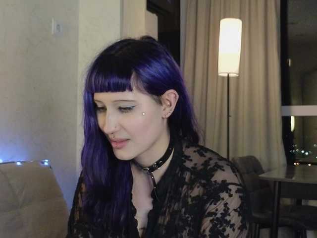 issadora live sex show