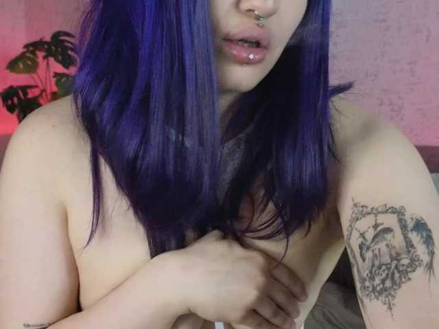 Issadora live cam on BongaCams