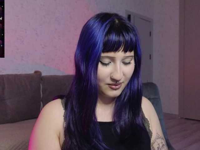 Issadora live webcam show