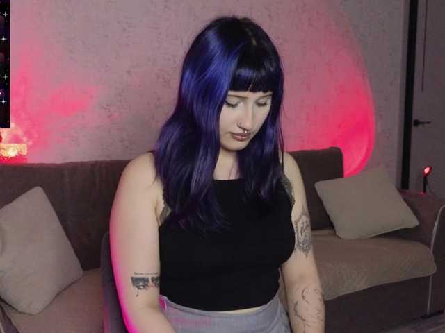 Issadora live webcam show