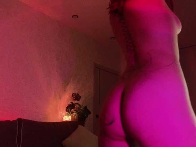 Issadora live cam on BongaCams