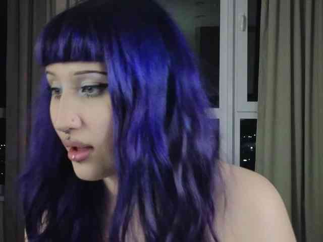Issadora Sex Cam Show