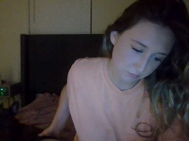 Taytay19 live cam on BongaCams