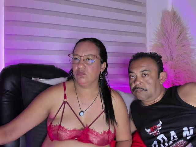 KateAndJohn live cam on BongaCams