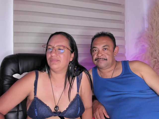 KateAndJohn live cam on BongaCams