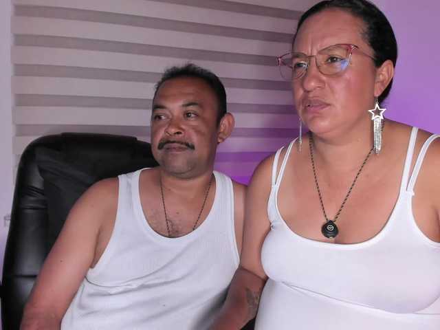 KateAndJohn live cam on BongaCams