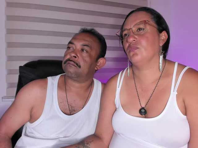 KateAndJohn live cam on BongaCams