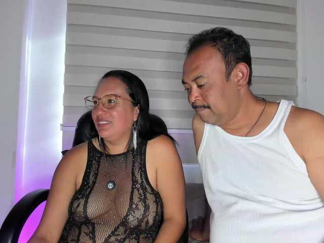 KateAndJohn live cam on BongaCams