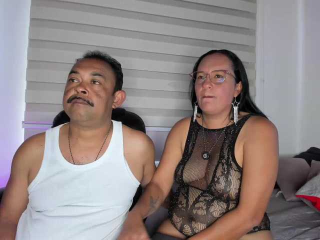 KateAndJohn live cam on BongaCams