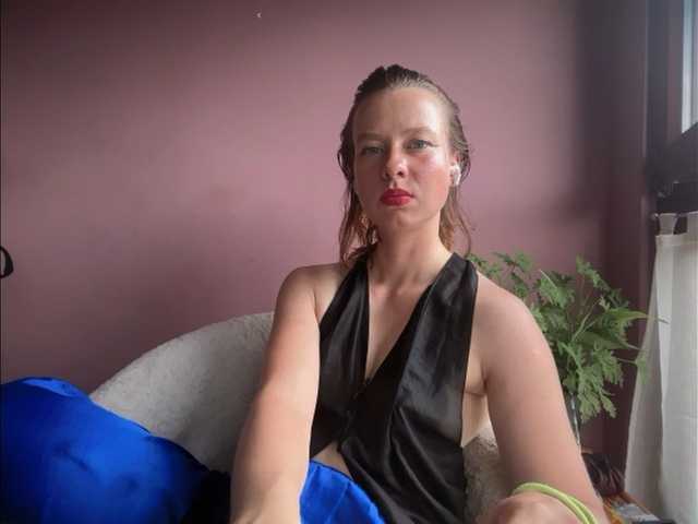 BettyLovely live cam on BongaCams