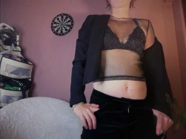 BettyLovely live cam on BongaCams