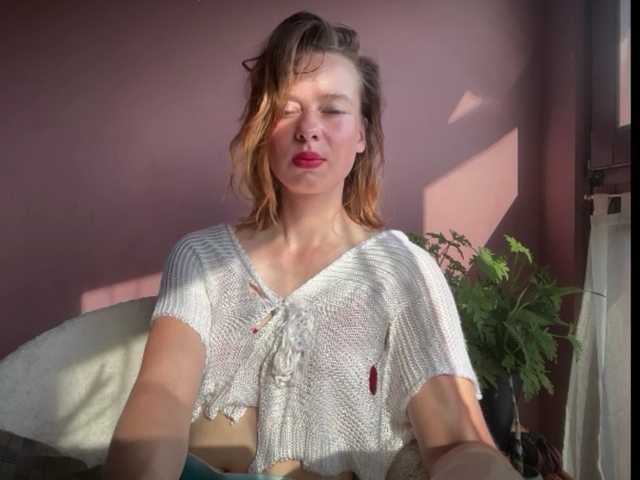 BettyLovely live cam on BongaCams