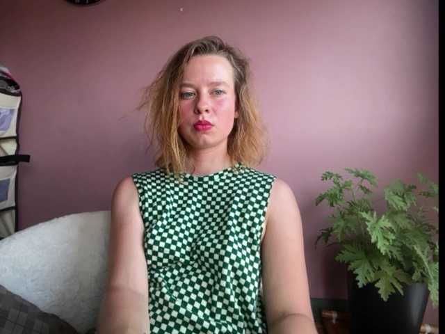 BettyLovely live cam on BongaCams