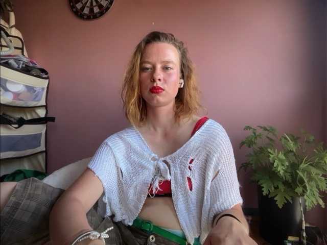 BettyLovely live cam on BongaCams