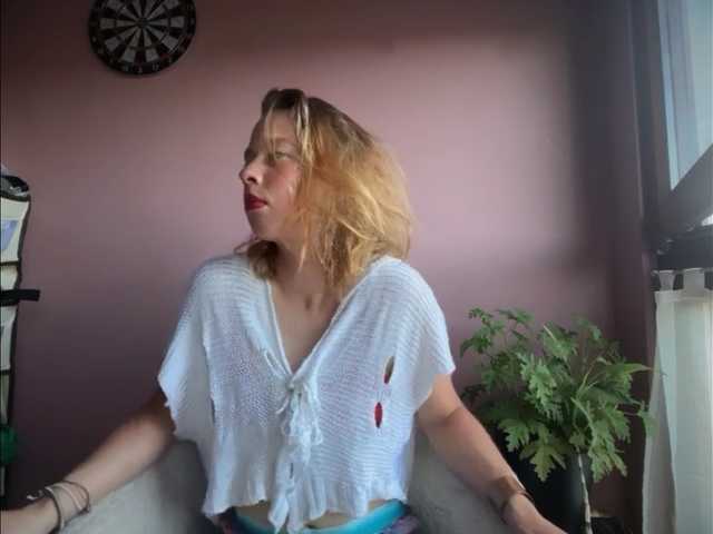 BettyLovely live cam on BongaCams