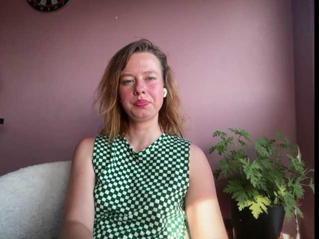 BettyLovely live cam on BongaCams