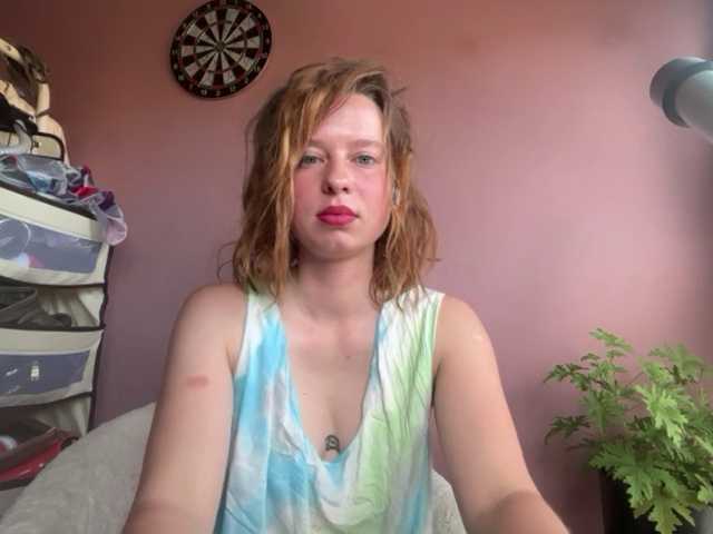BettyLovely live cam on BongaCams