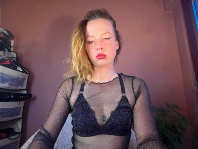BettyLovely live cam on BongaCams