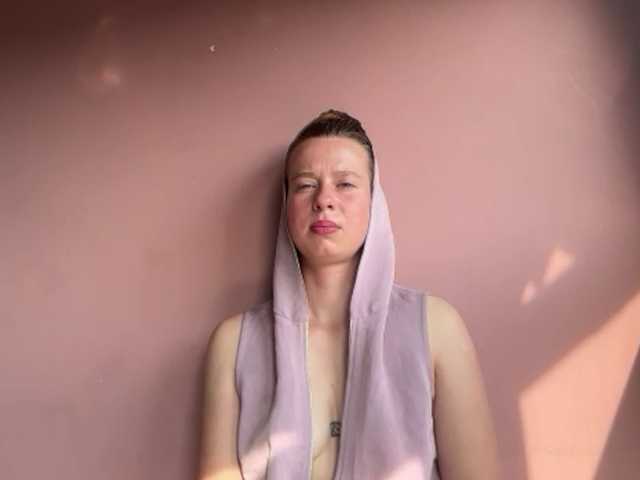 BettyLovely live cam on BongaCams