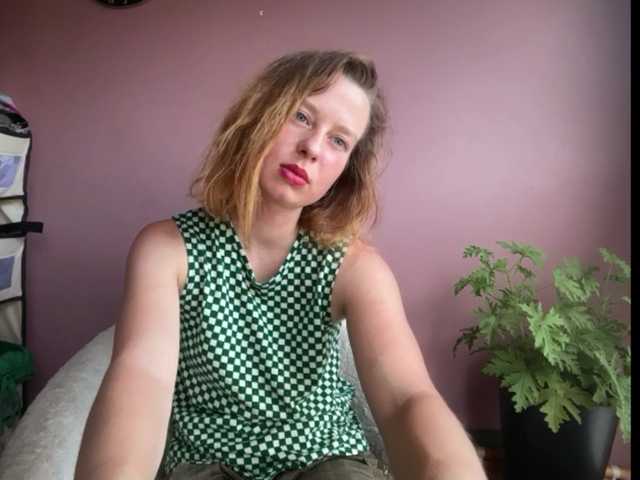 BettyLovely live cam on BongaCams
