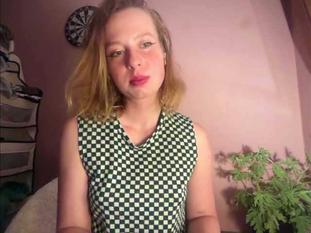 BettyLovely live cam on BongaCams