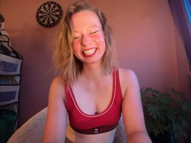 BettyLovely live cam on BongaCams