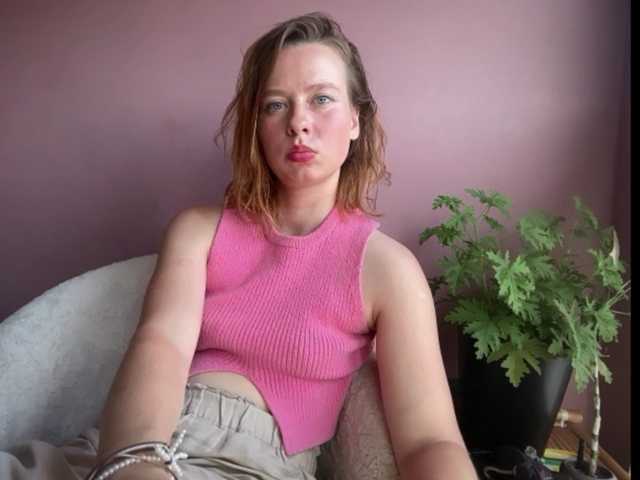 BettyLovely live cam on BongaCams